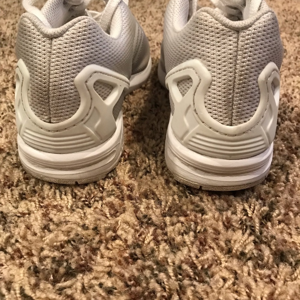 Sneakers - Picture 4 of 5
